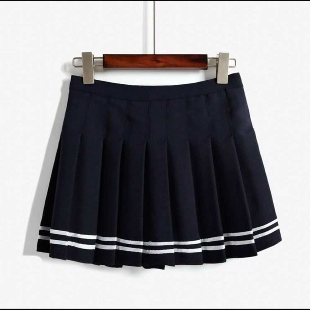 pleated skirts